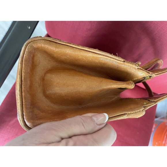 Leather Gaitlan Hand Tooled Leather Purse 1970’s